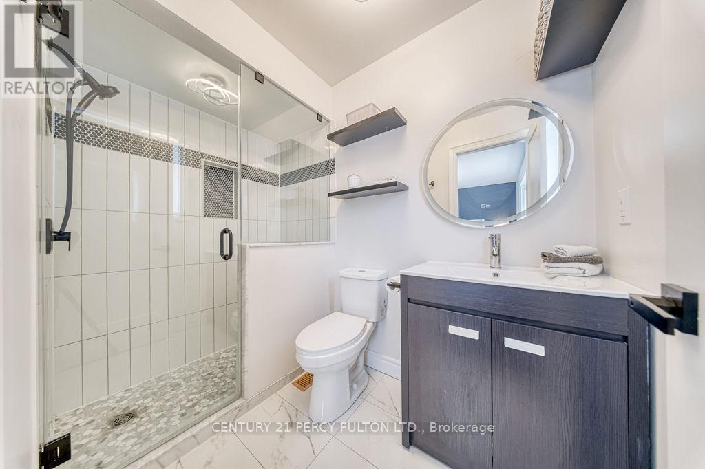 18 BOOTH CRESCENT - 25