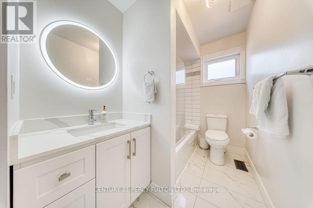 18 BOOTH CRESCENT - 30
