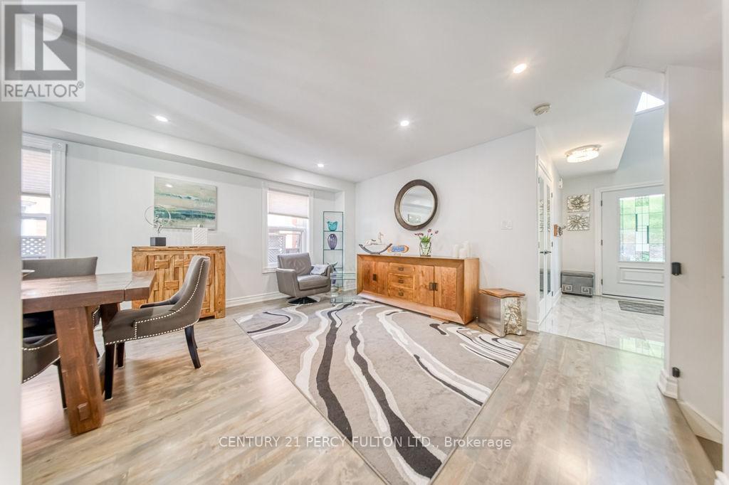 18 BOOTH CRESCENT - 9