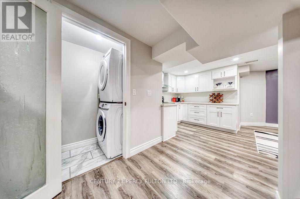 18 BOOTH CRESCENT - 38