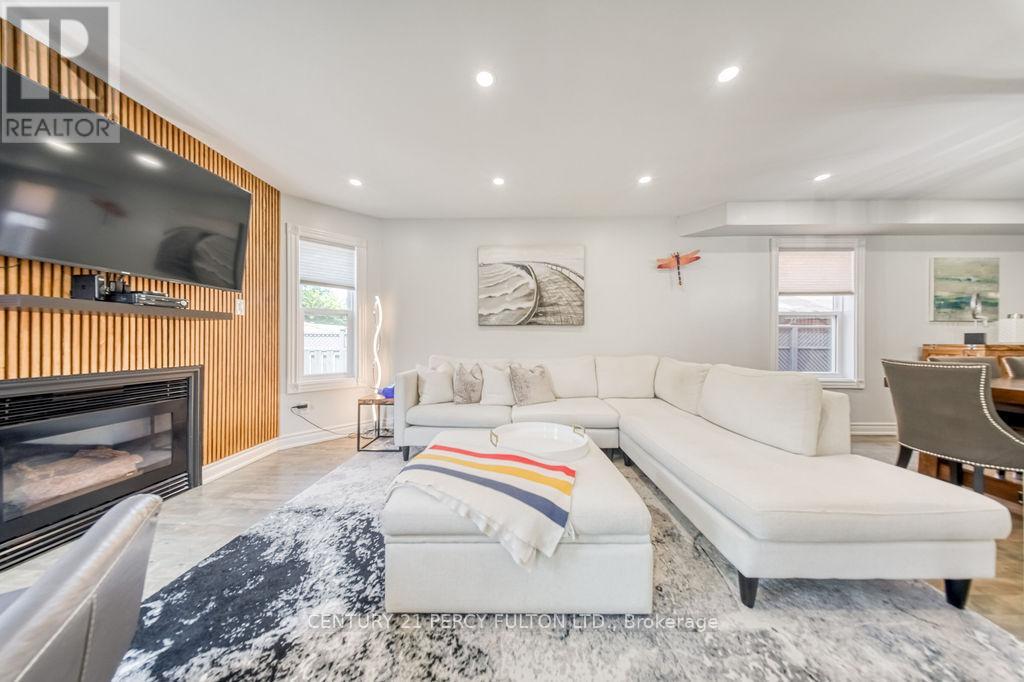 18 BOOTH CRESCENT - 19