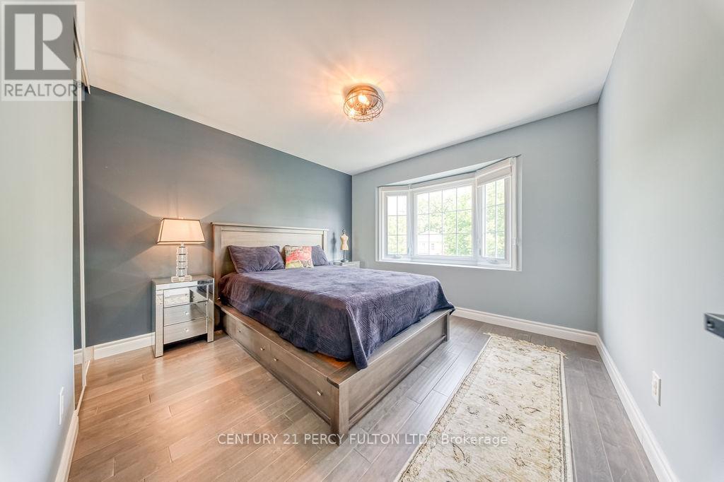 18 BOOTH CRESCENT - 28