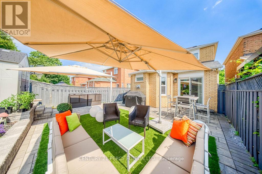 18 BOOTH CRESCENT - 44