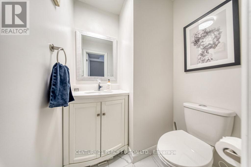 18 BOOTH CRESCENT - 20