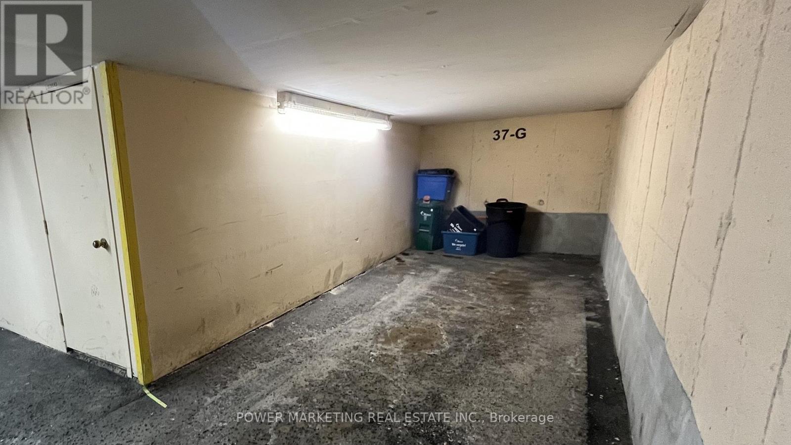 #G 37 ROBINSON AVENUE - 12