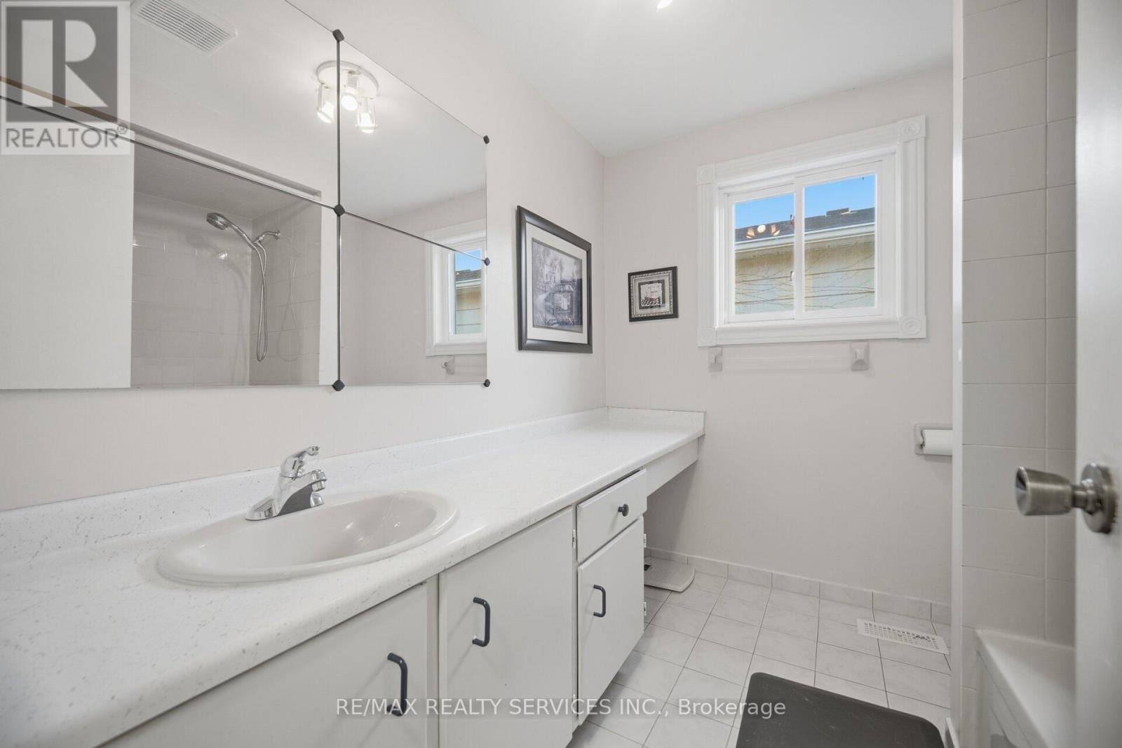 172 MORTON WAY - 41