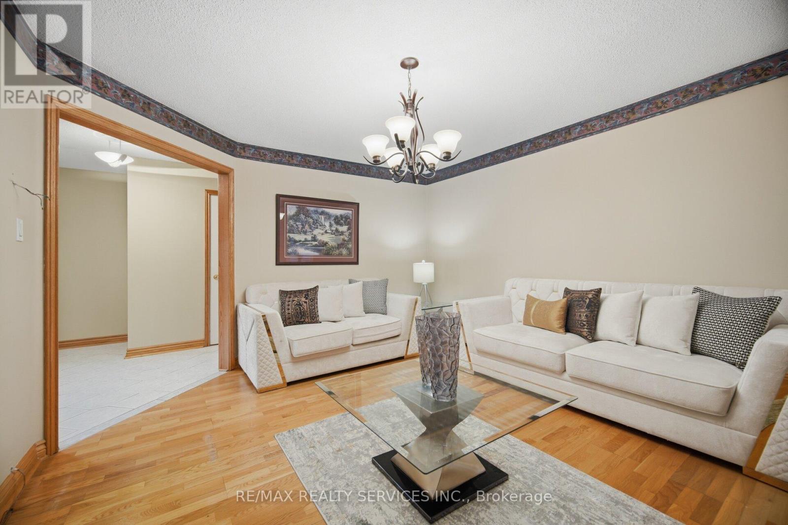 172 MORTON WAY - 10