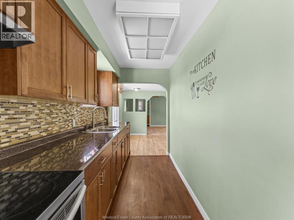 2509 ALEXIS ROAD - 12