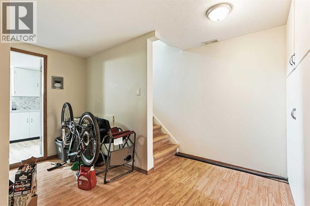 421 24 Street S — photo 14