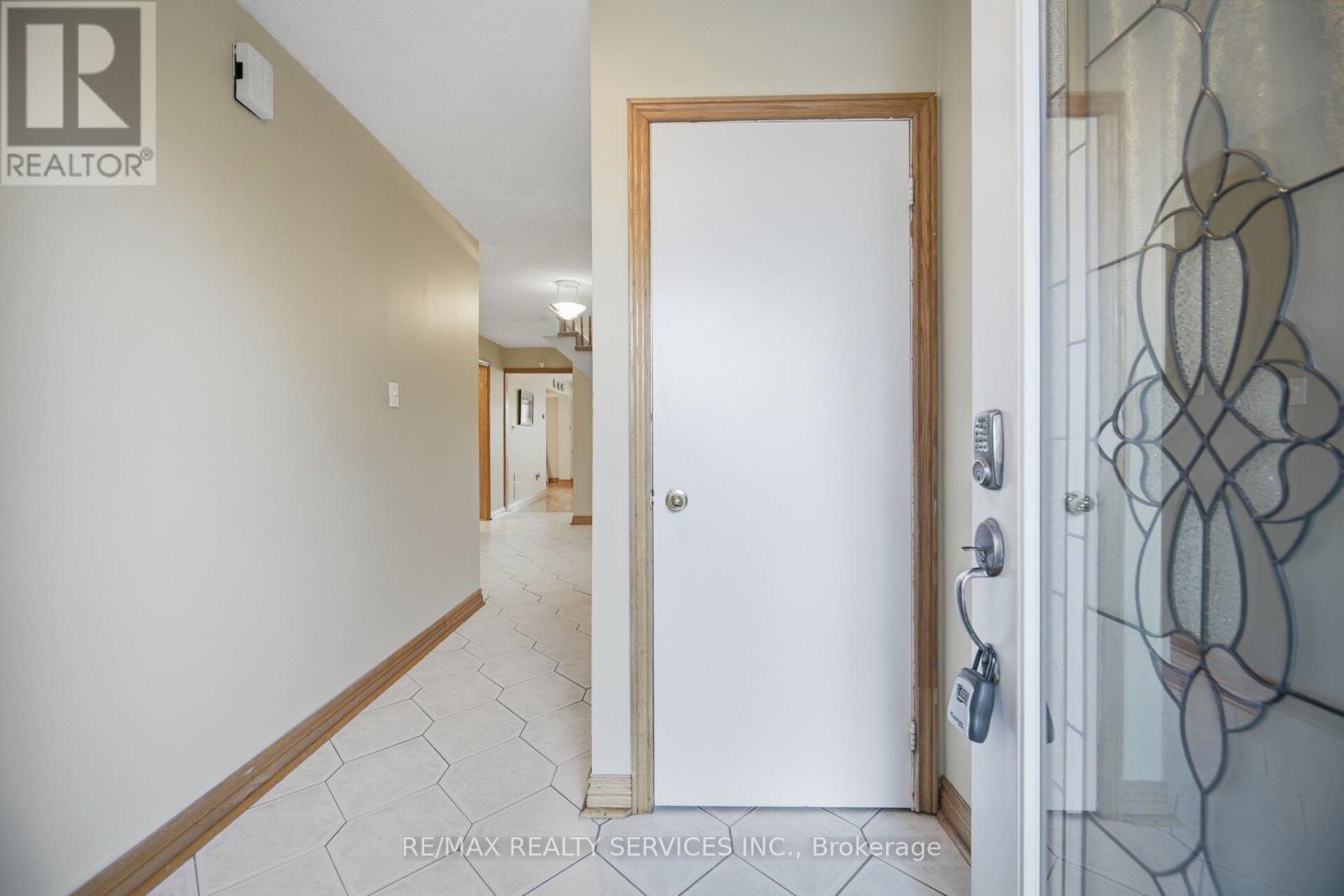172 MORTON WAY - 6