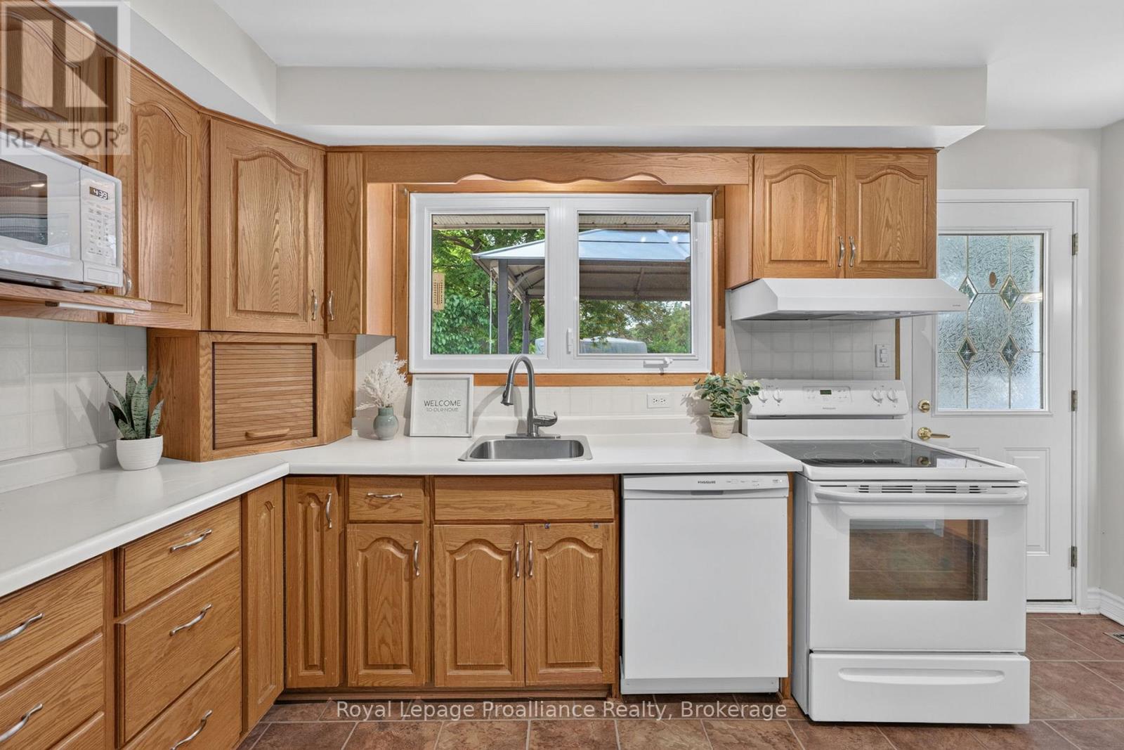 12 STAVEBANK ROAD - 10