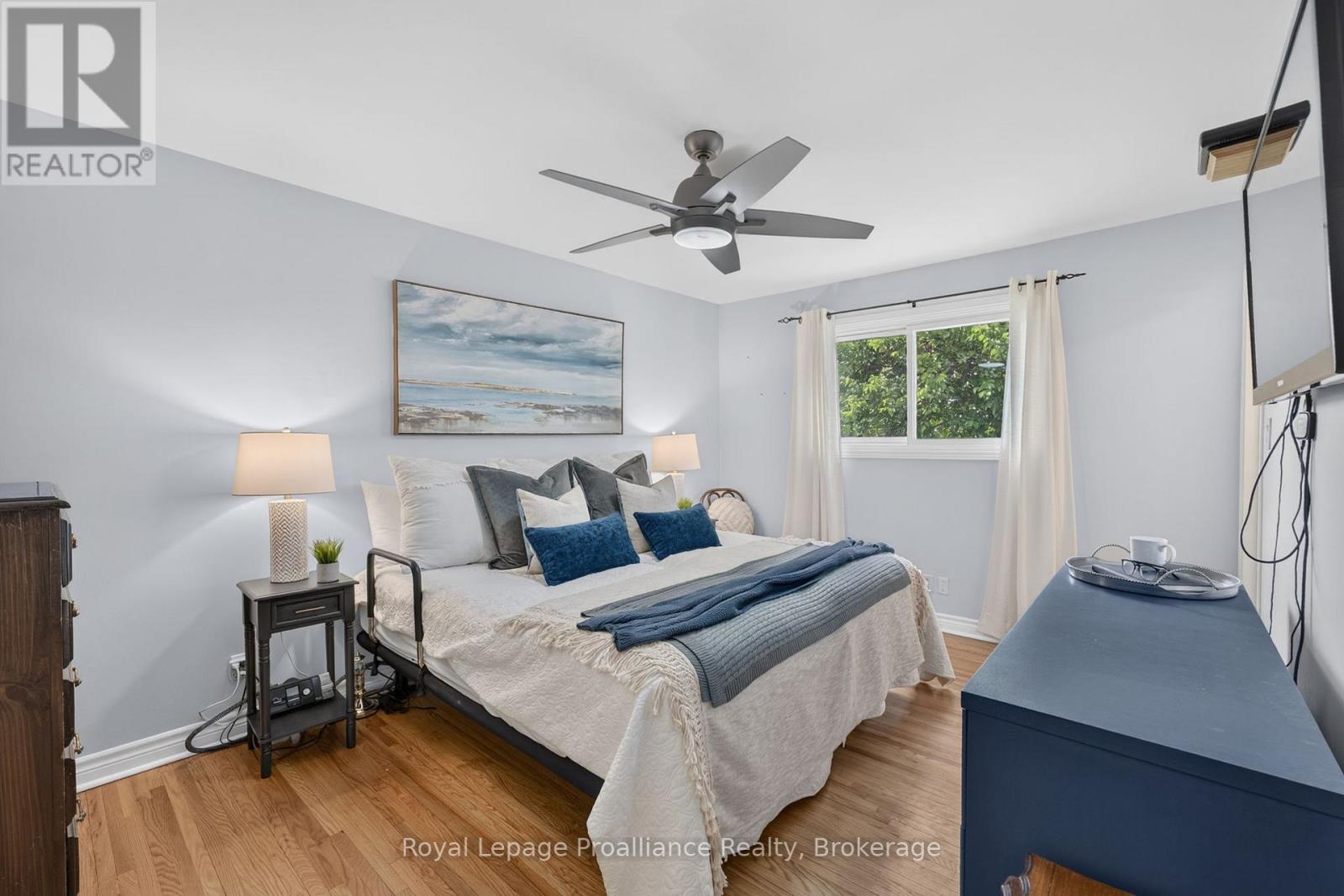 12 STAVEBANK ROAD - 16