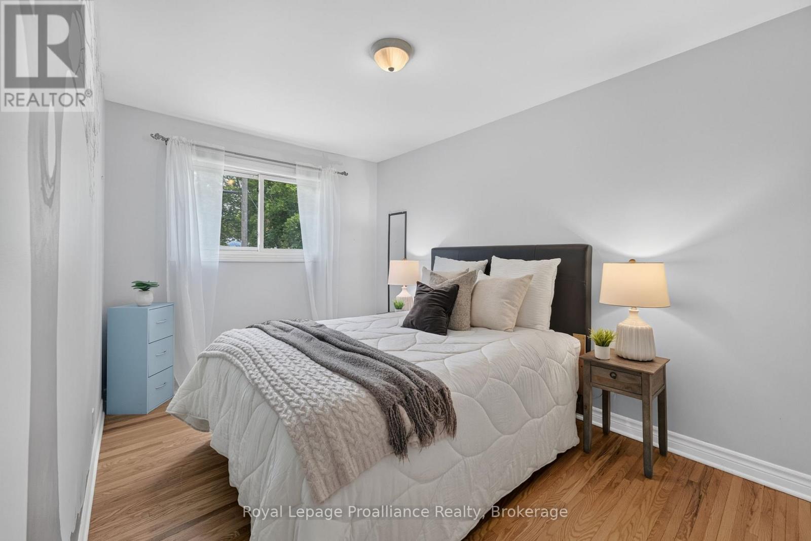 12 STAVEBANK ROAD - 20