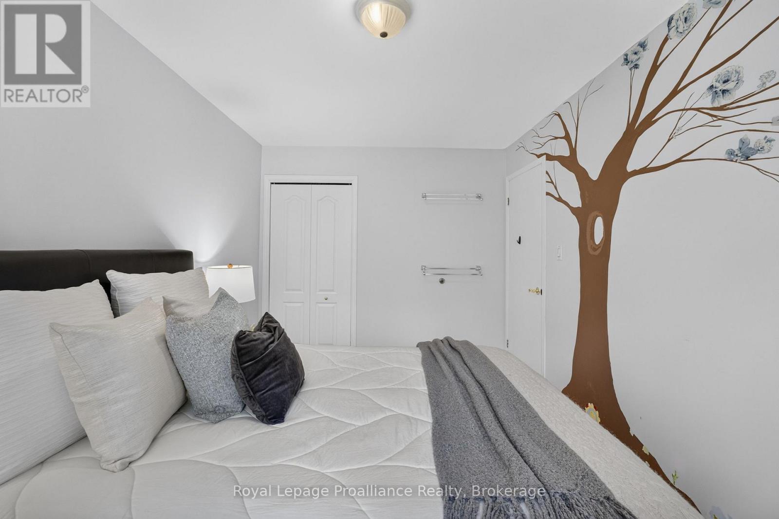 12 STAVEBANK ROAD - 21