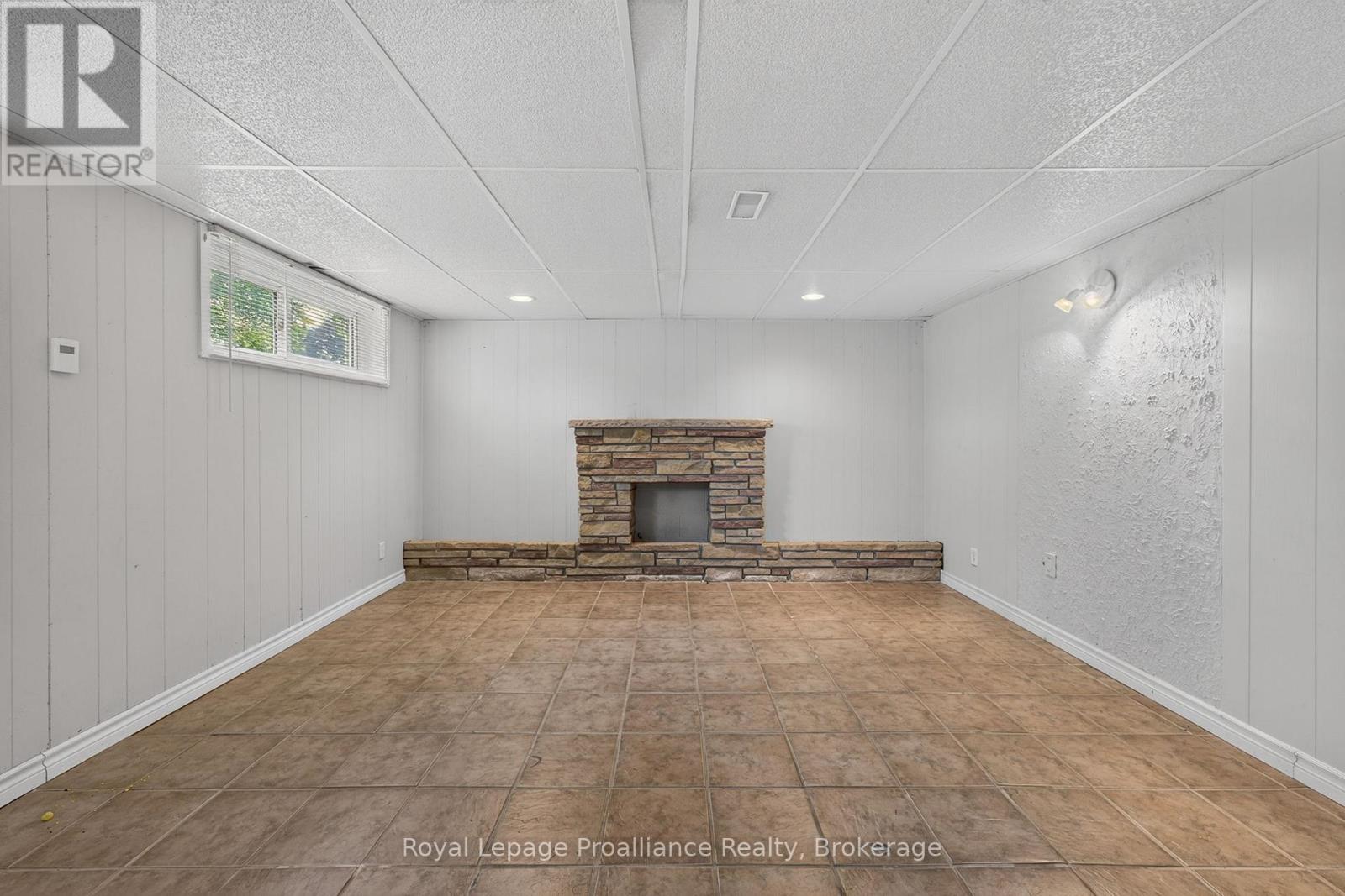 12 STAVEBANK ROAD - 22