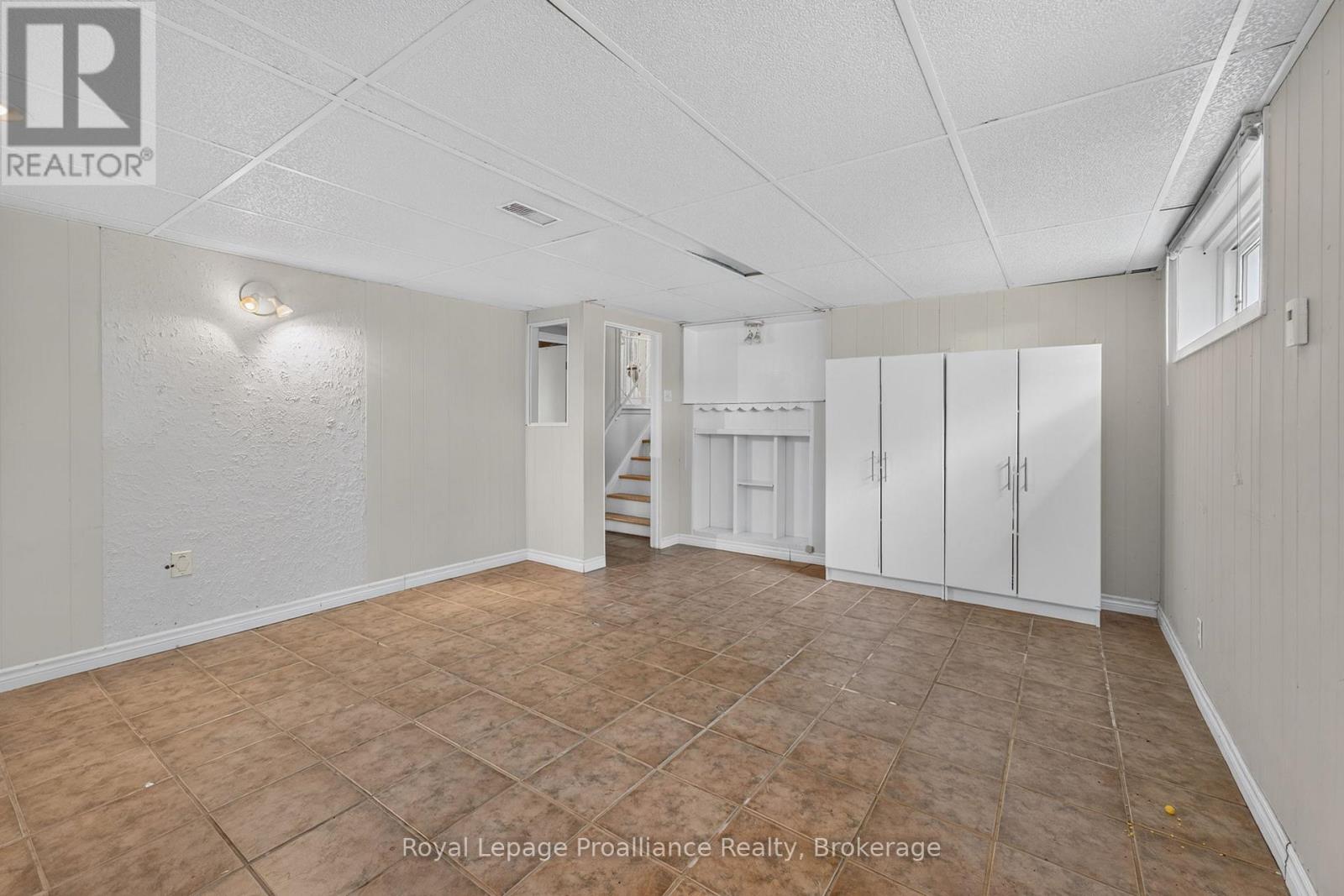 12 STAVEBANK ROAD - 23