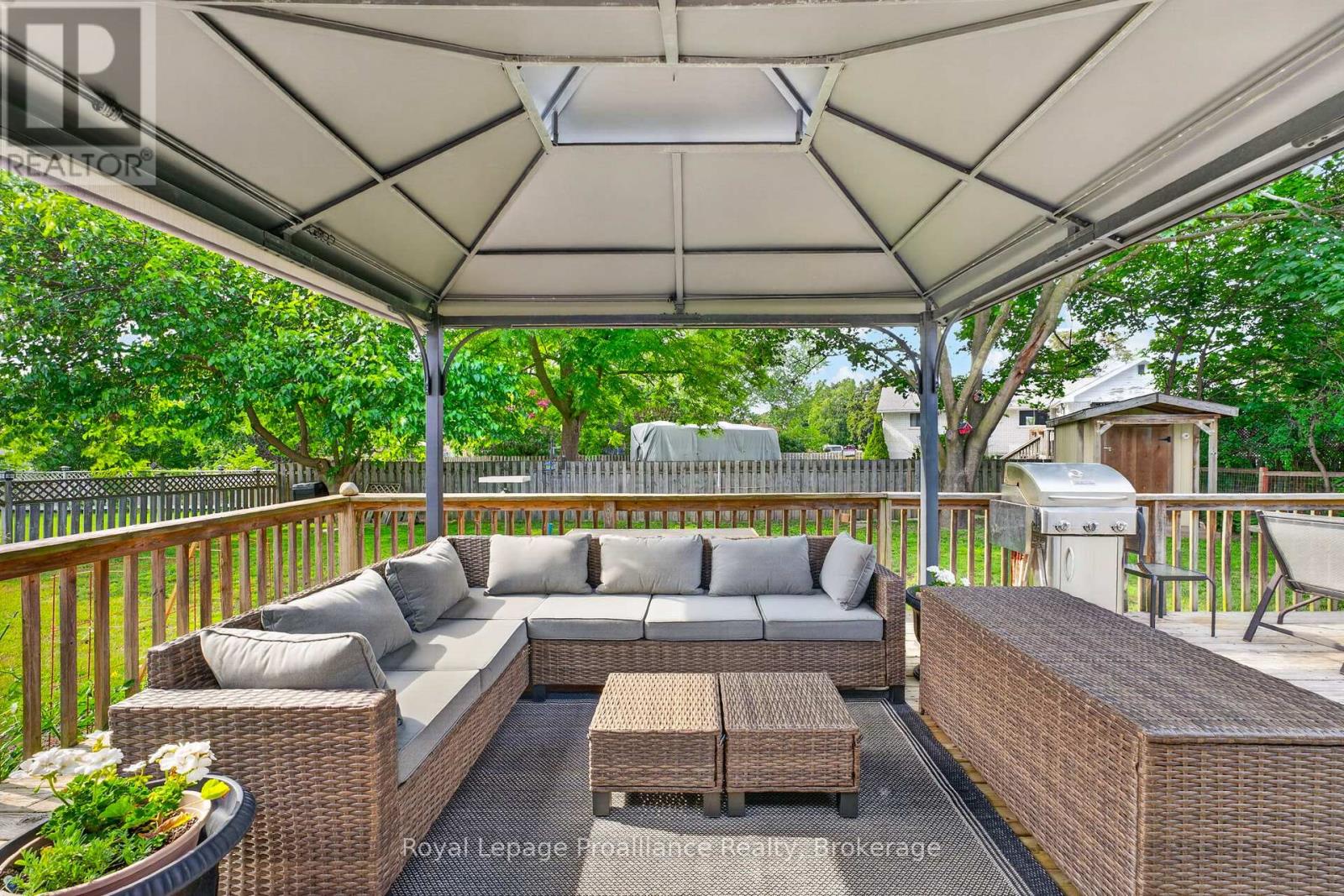 12 STAVEBANK ROAD - 29