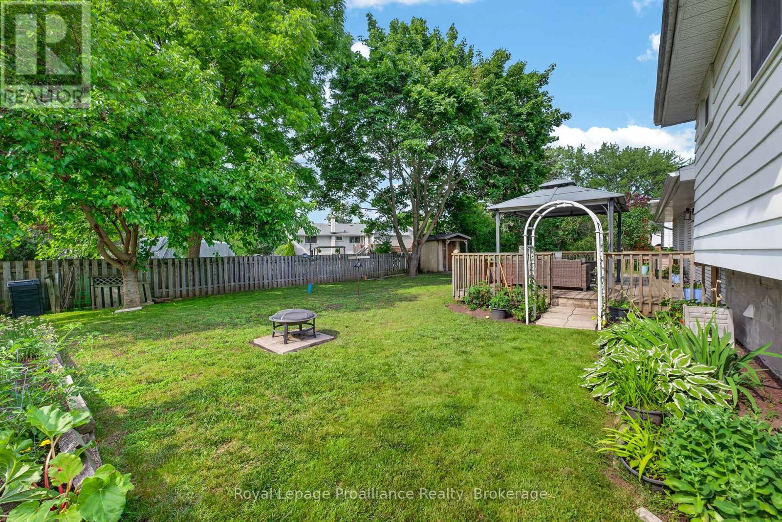 12 STAVEBANK ROAD - 30
