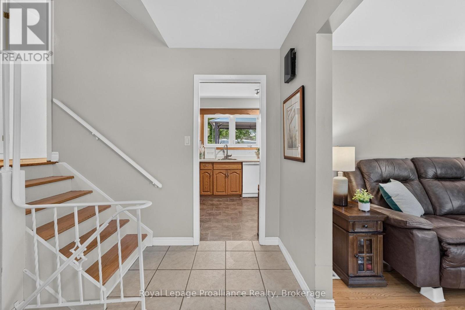 12 STAVEBANK ROAD - 5