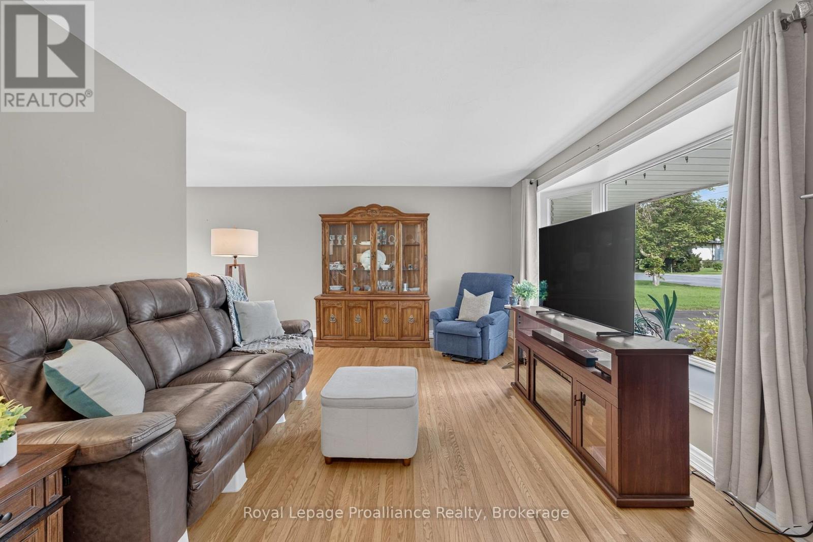 12 STAVEBANK ROAD - 7