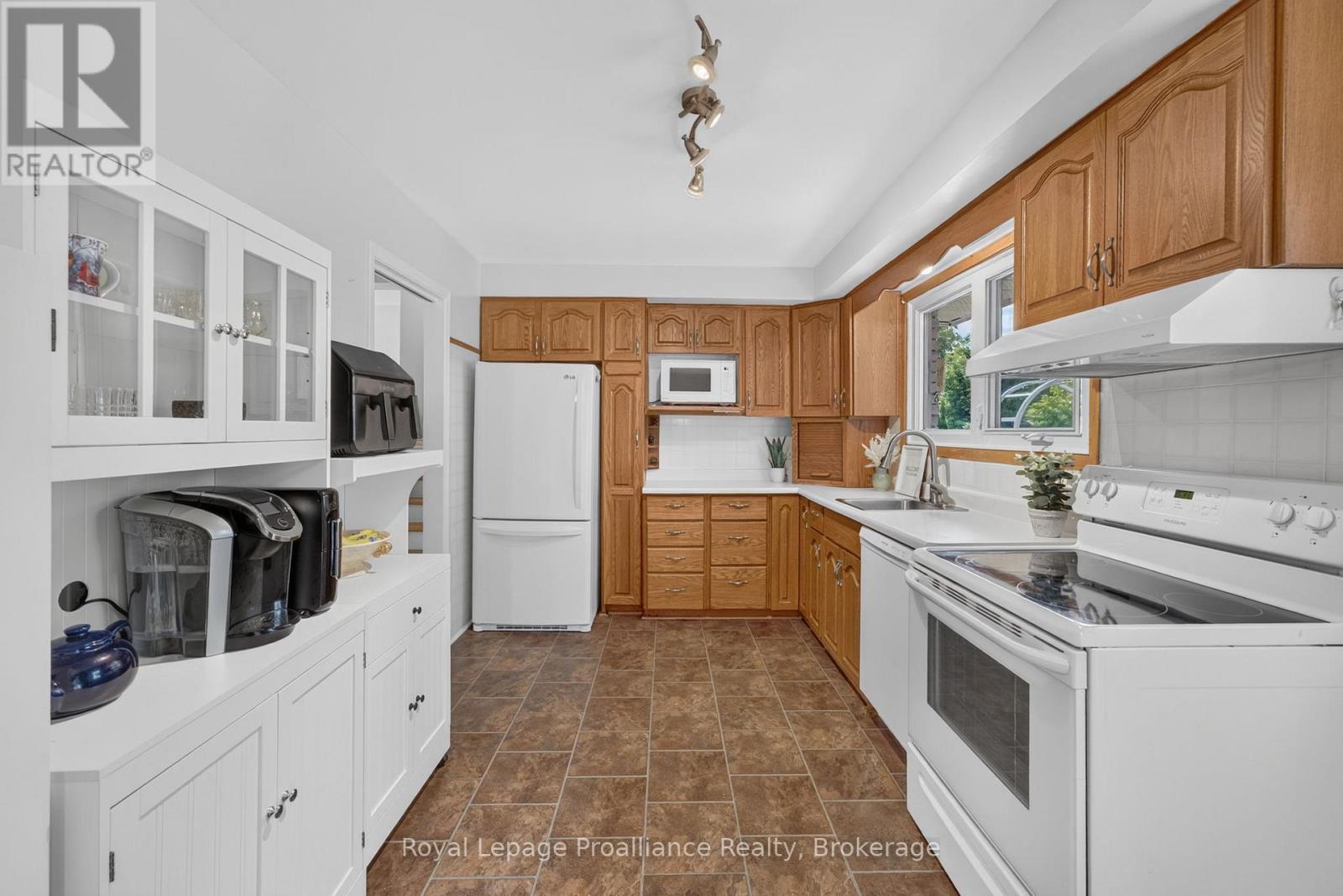 12 STAVEBANK ROAD - 9