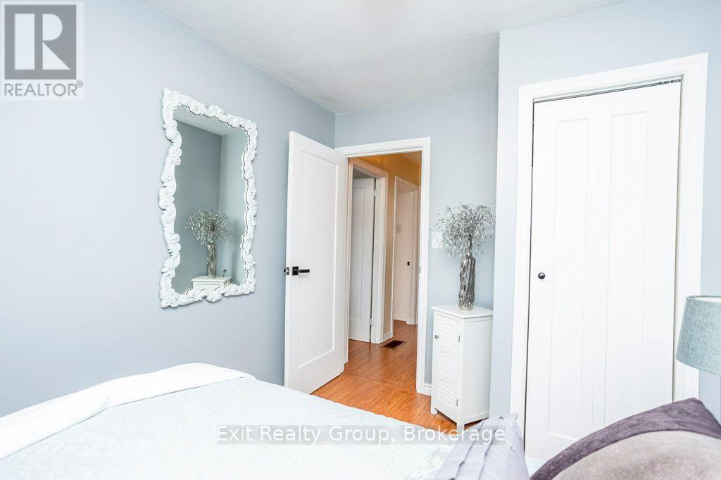 640 VICTORIA STREET N - 11