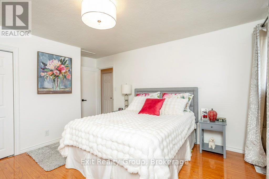 640 VICTORIA STREET N - 13