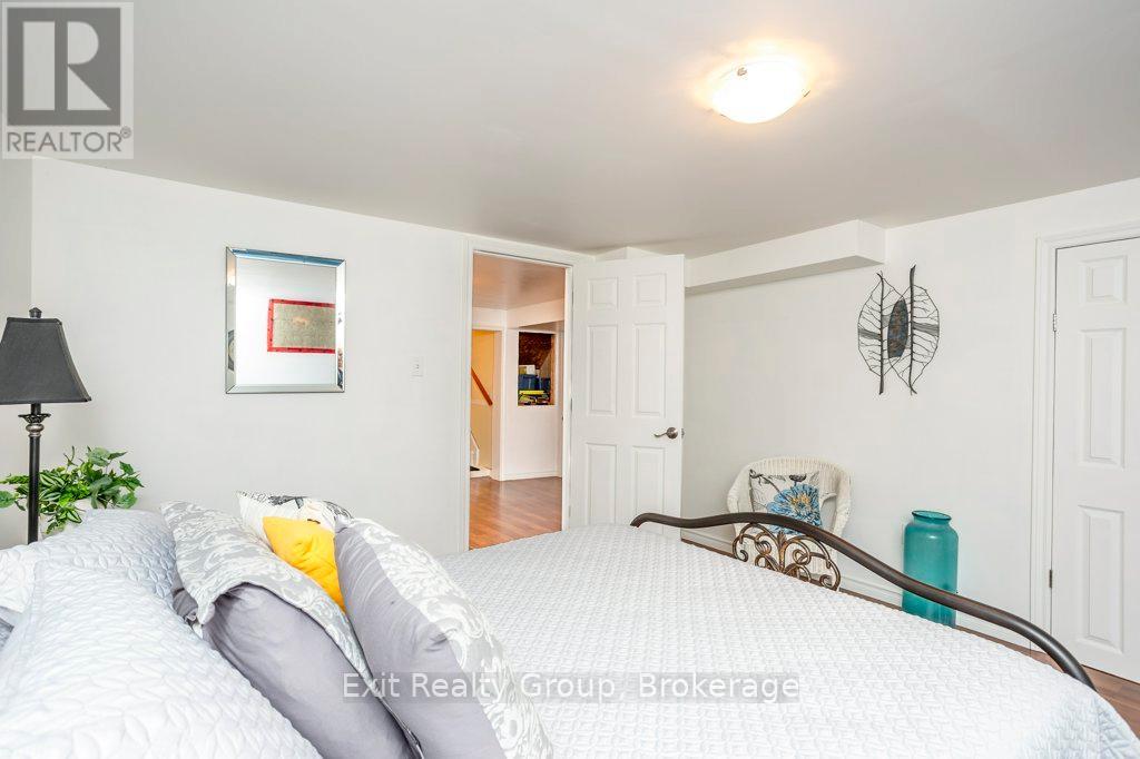 640 VICTORIA STREET N - 25