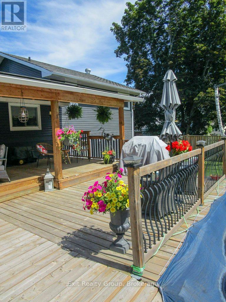 640 VICTORIA STREET N - 33