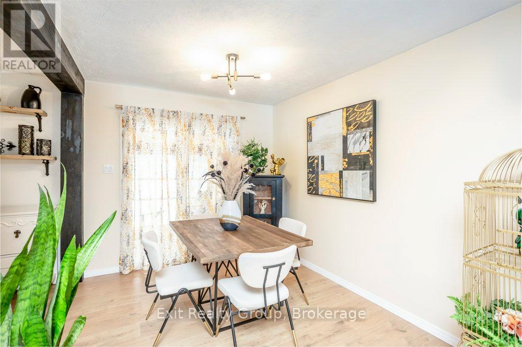 640 VICTORIA STREET N - 5