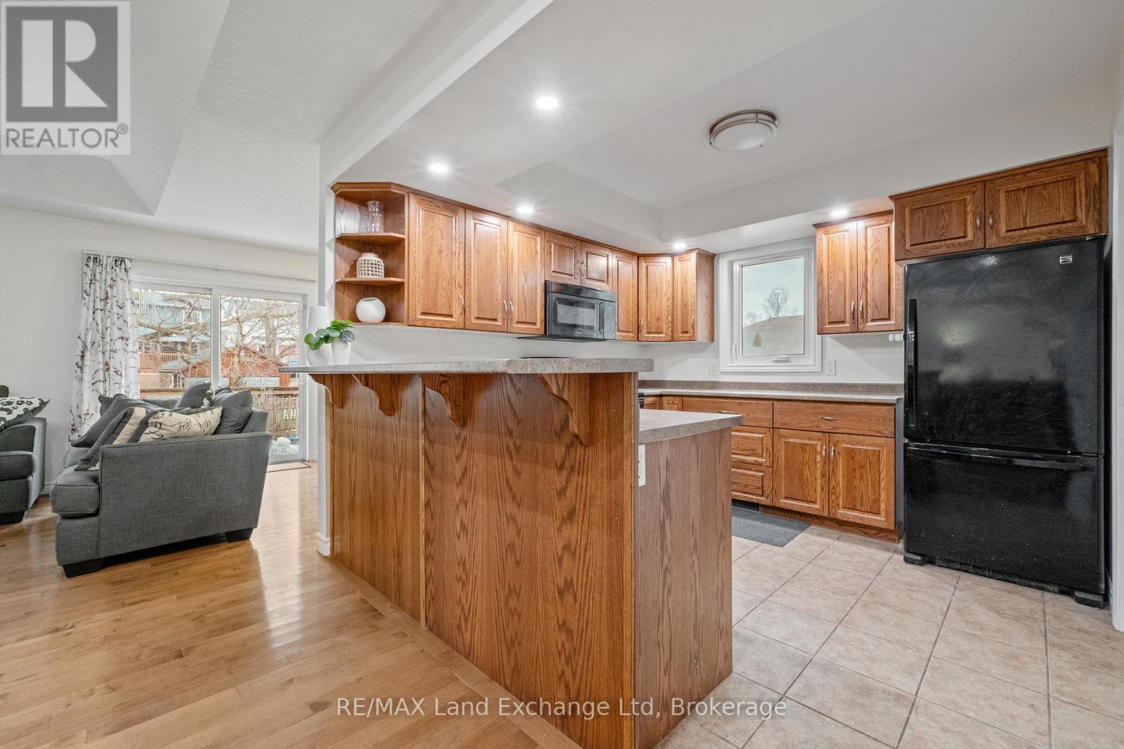 401 CARLING TERRACE - 10