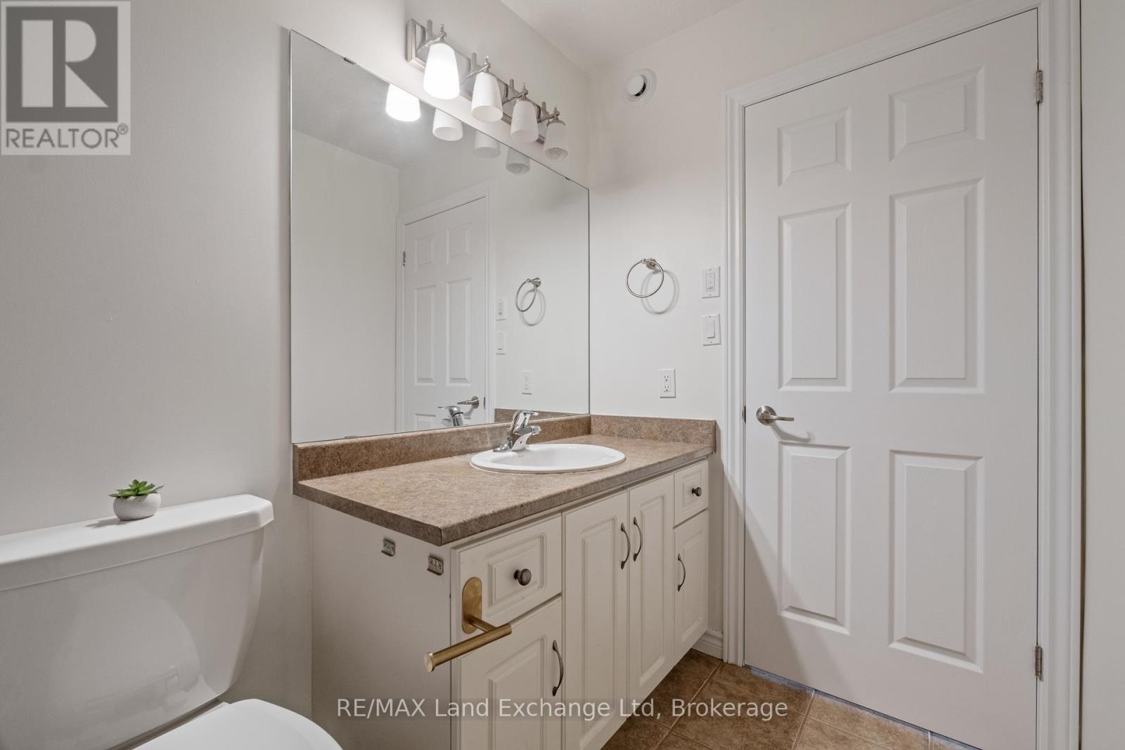 401 CARLING TERRACE - 22