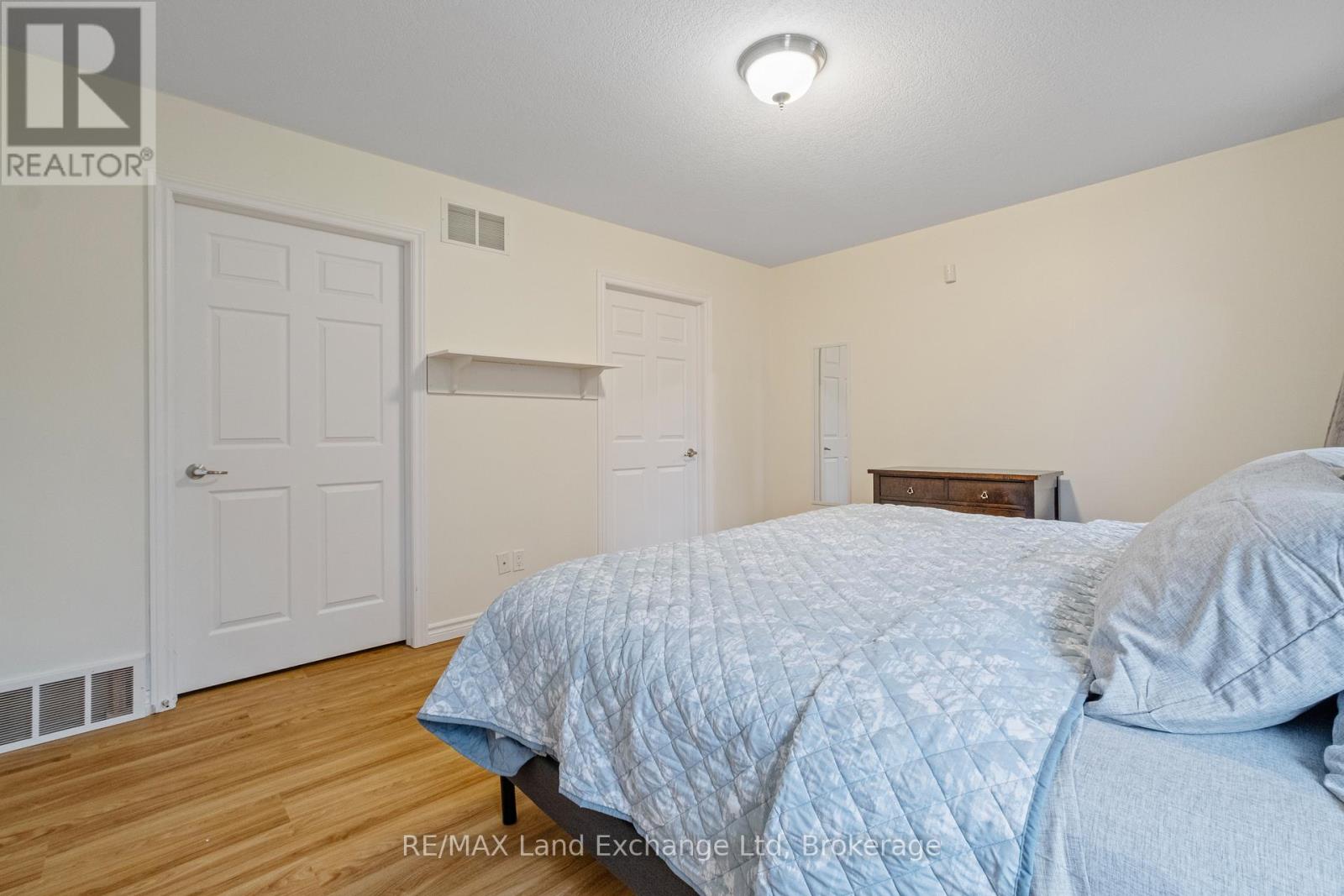 401 CARLING TERRACE - 24