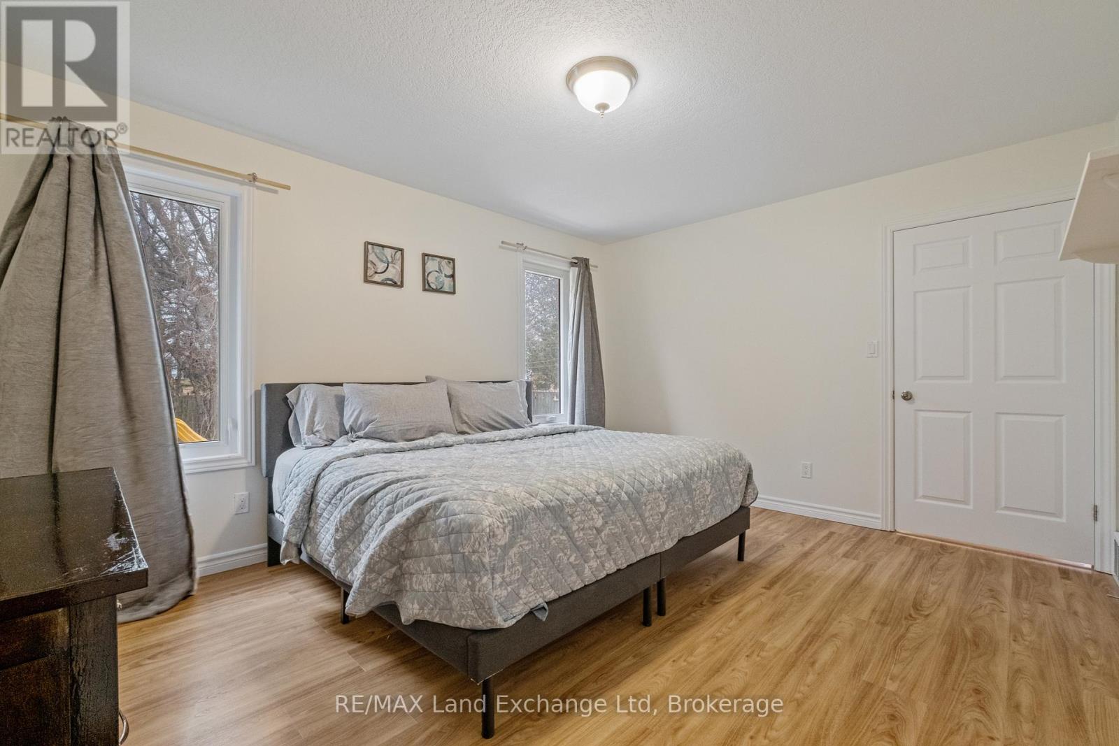 401 CARLING TERRACE - 26