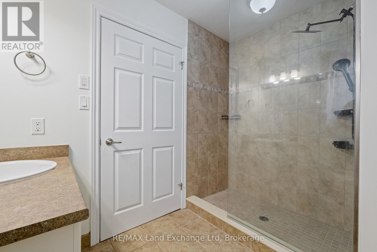 401 CARLING TERRACE - 28