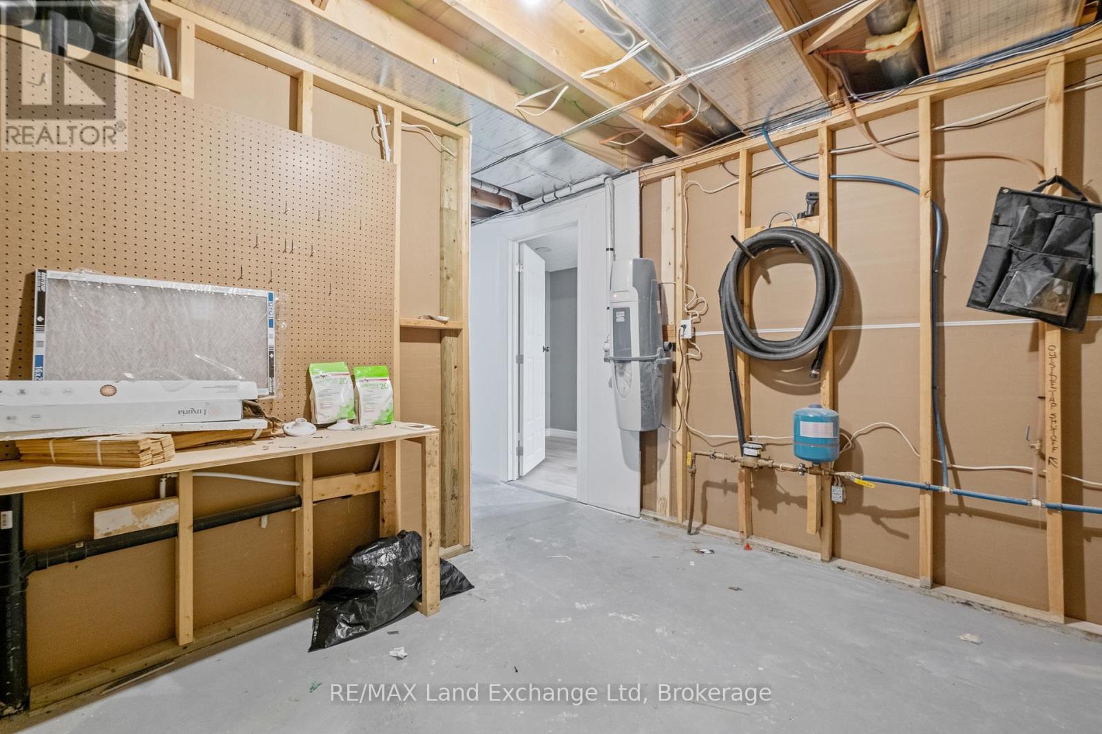 401 CARLING TERRACE - 39