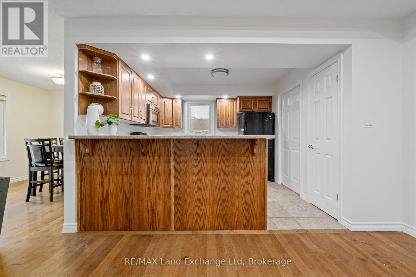 401 CARLING TERRACE - 9
