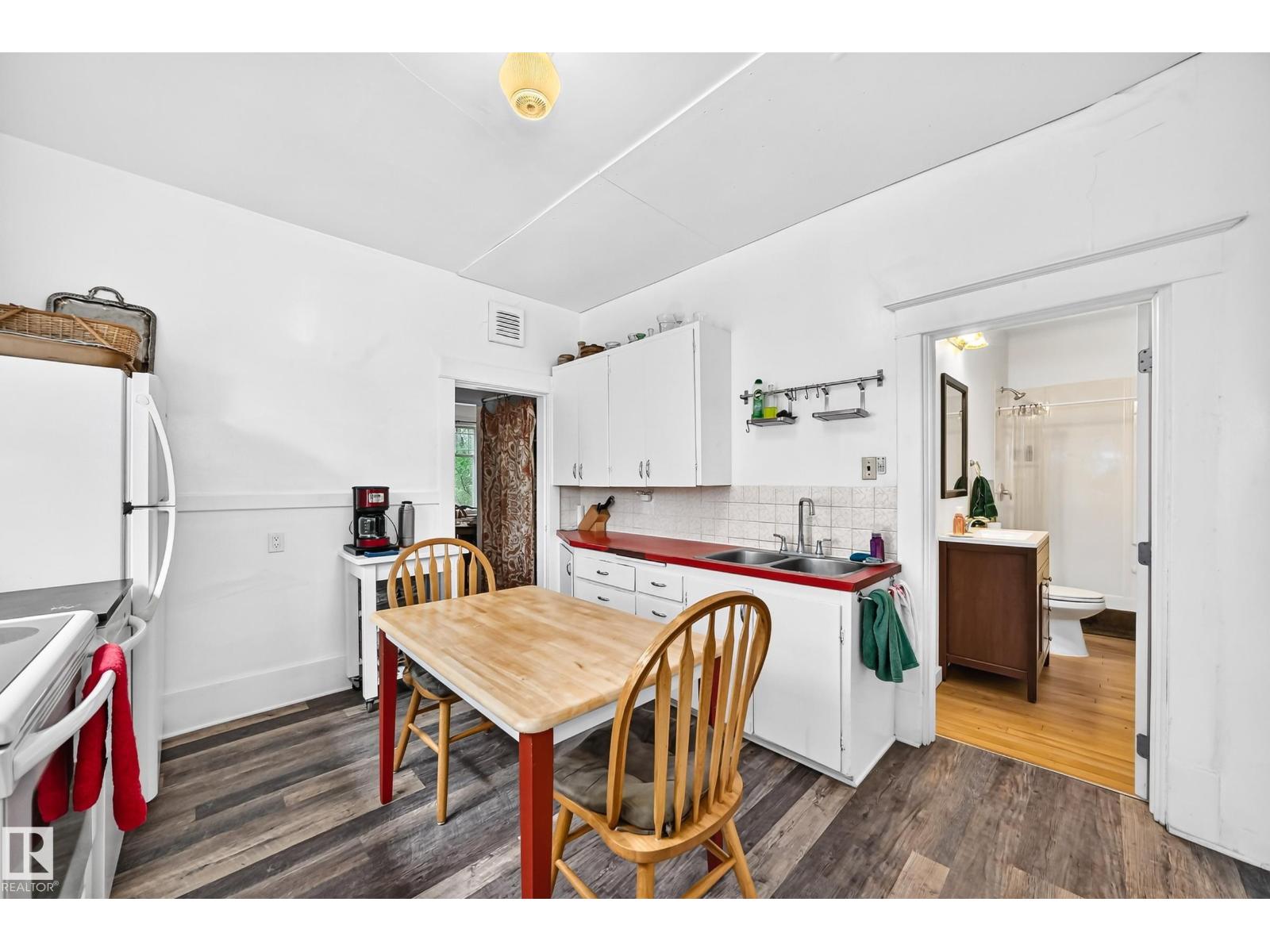 8630 108A ST NW - 10