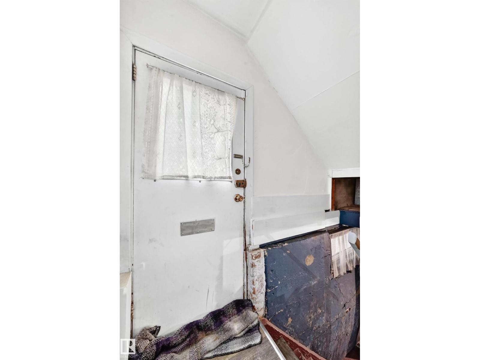 8630 108A ST NW - 18