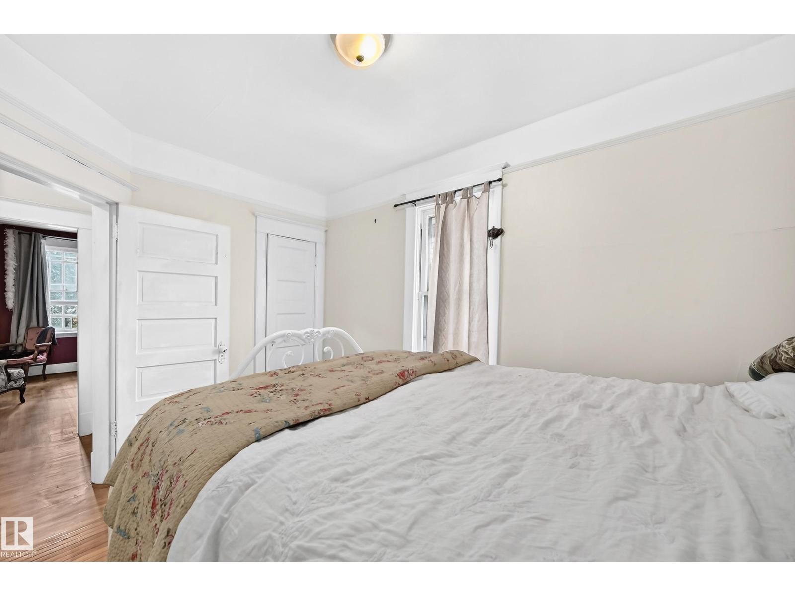 8630 108A ST NW - 23