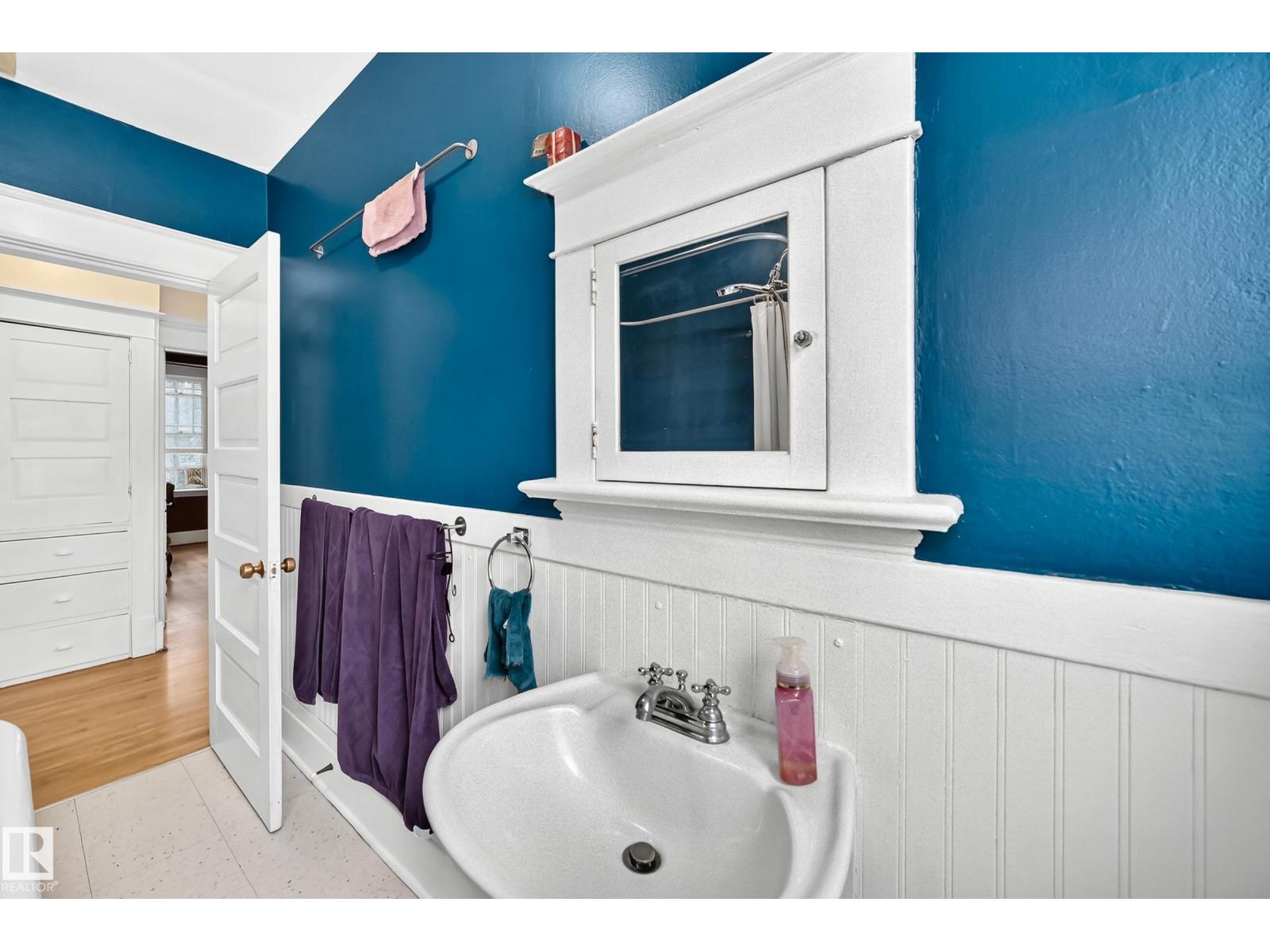 8630 108A ST NW - 38