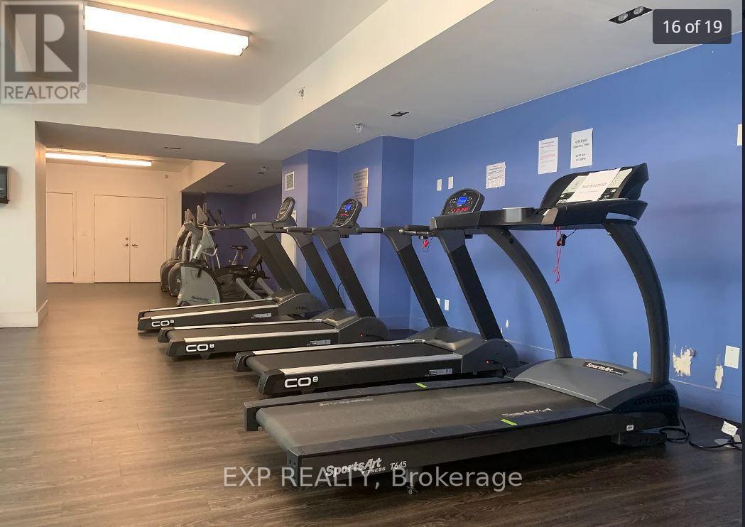 #611E 36 LISGAR STREET - 11