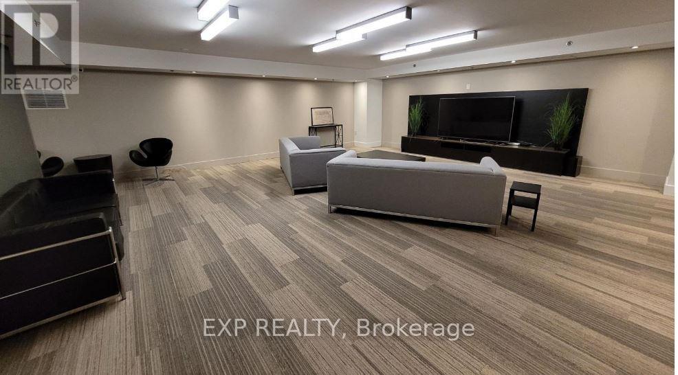 #611E 36 LISGAR STREET - 13
