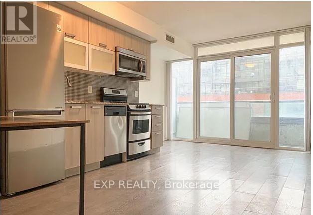 #611E 36 LISGAR STREET - 2