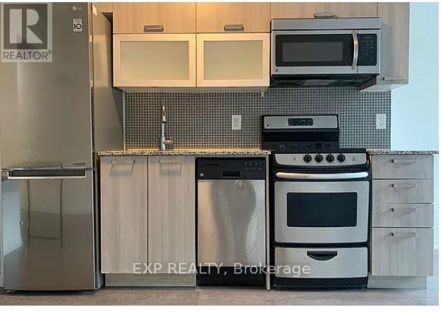 #611E 36 LISGAR STREET - 3