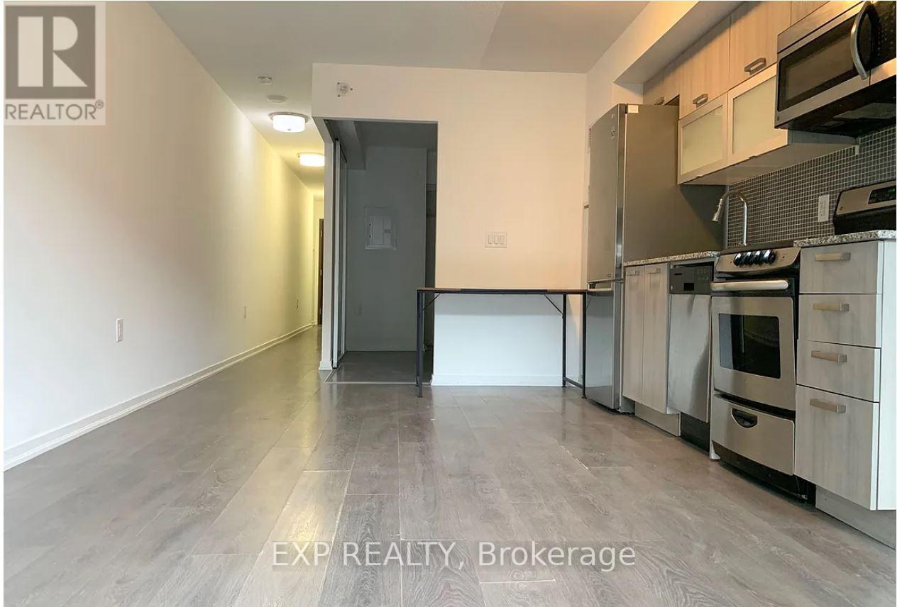 #611E 36 LISGAR STREET - 4