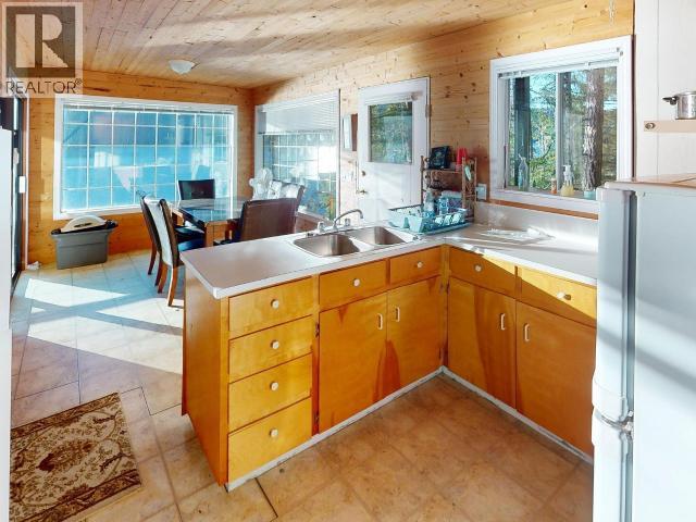 9302 POWELL LAKE - 11
