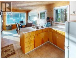 9302 Powell Lake, Powell River, BC  Photo 11