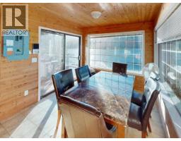 9302 Powell Lake, Powell River, BC  Photo 12