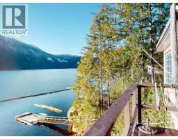 9302 Powell Lake, Powell River, BC  Photo 18
